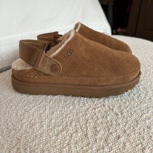 UGG Goldenstar Cozy Clog (Women 7.5) Chestnut| Suede| Platform